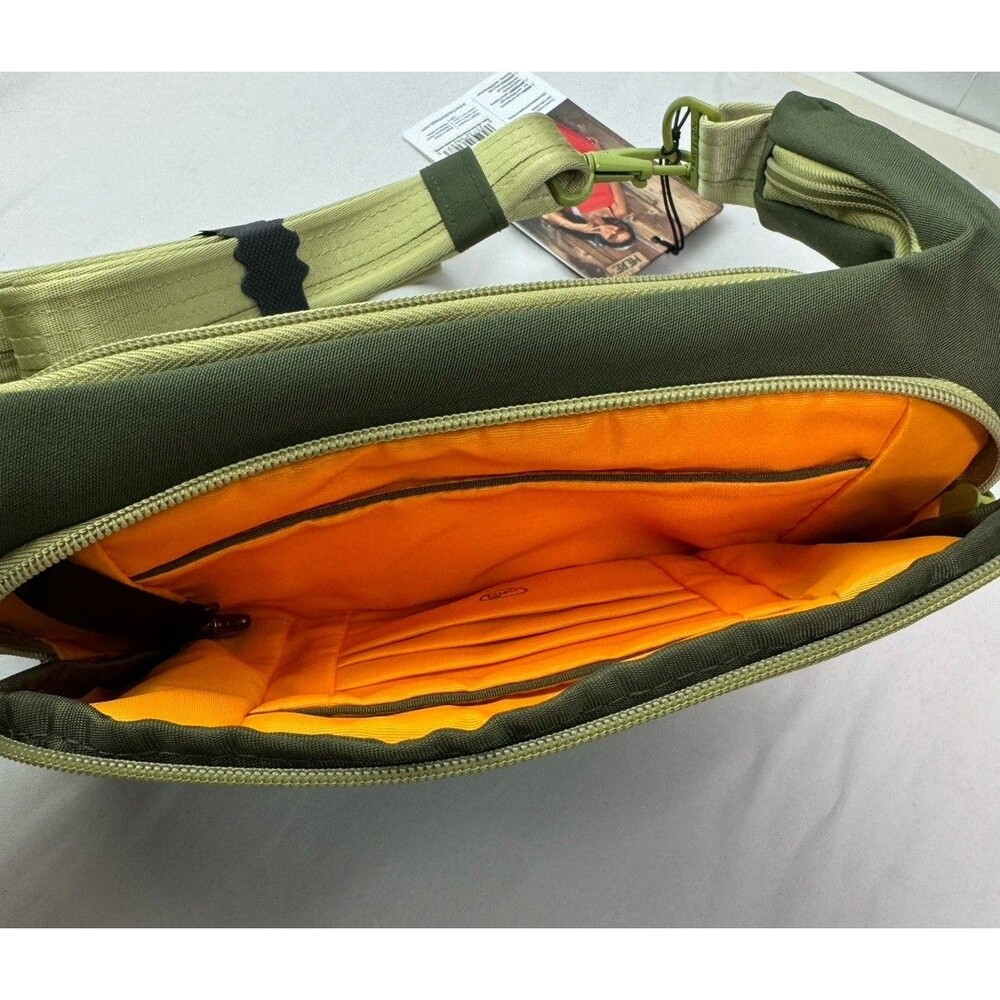 Travelon Anti Theft The Voyages East/West Crossbody Bag NWT - Picture 4 of 6